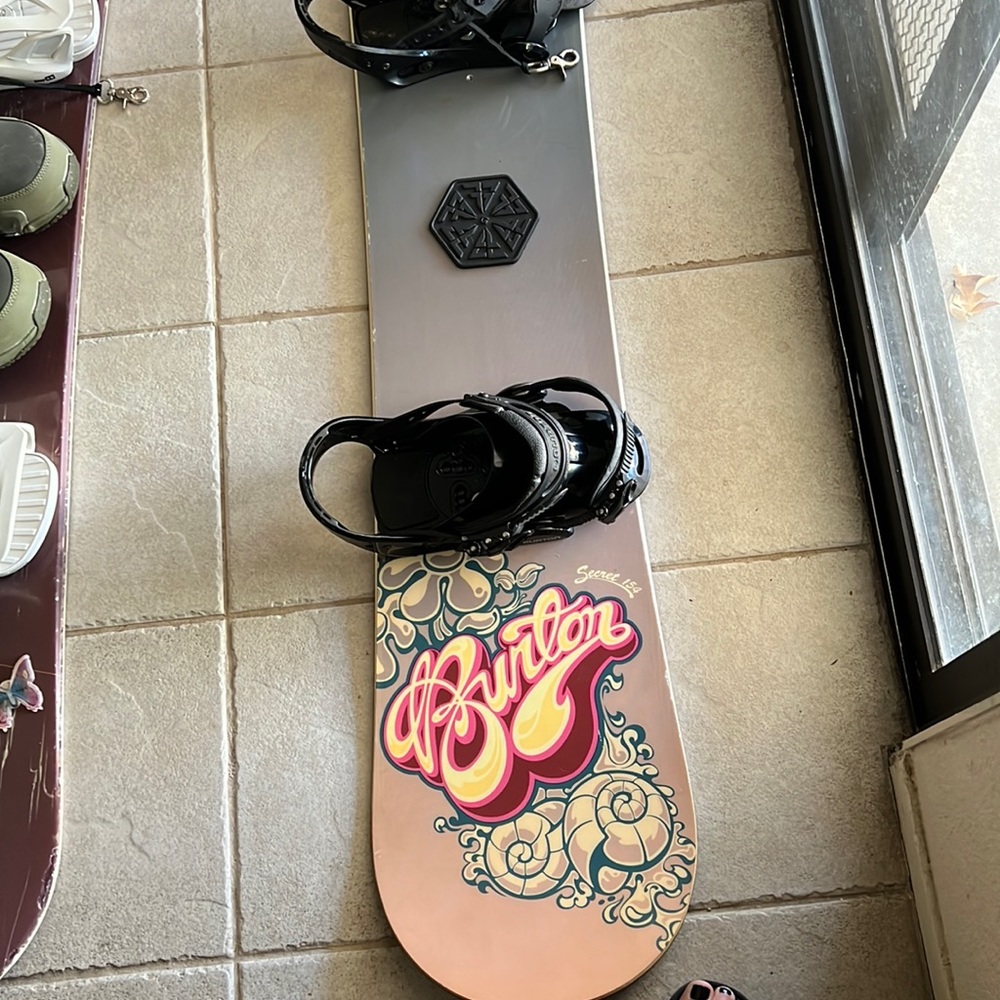 Burton SECRET 154 snowboard and Burton bindings size medium